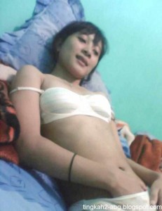 wife job hand nude cock inserting virgin pussy